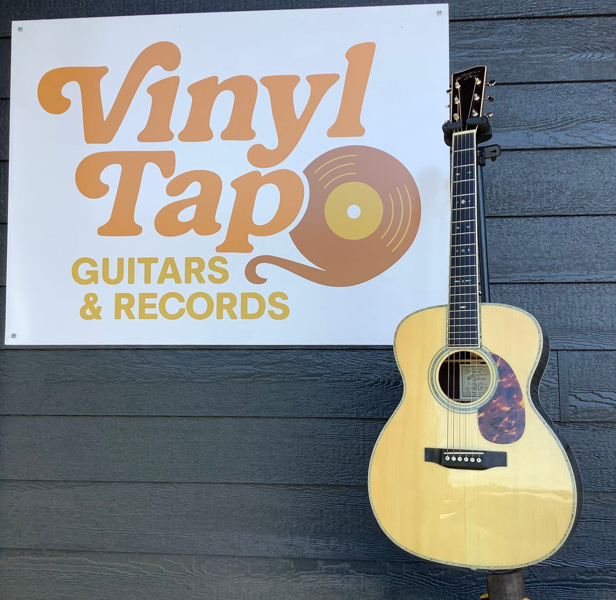 Recording King RO-342 Acoustic Guitar w/ K&K Pure Mini + Hard Case