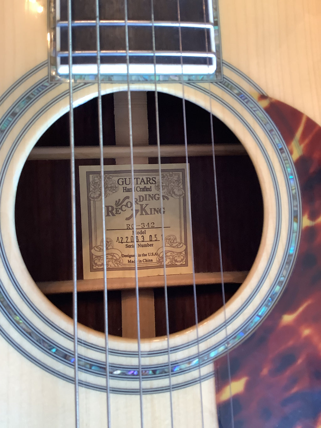 Recording King RO-342 Acoustic Guitar w/ K&K Pure Mini + Hard Case