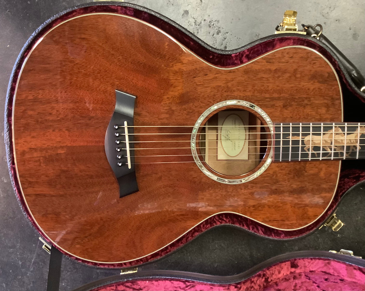 Taylor Custom Shop Grand Concert – Highly Figured Mahogany – Running Horses Inlay