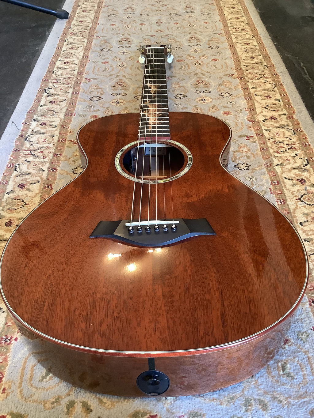 Taylor Custom Shop Grand Concert – Highly Figured Mahogany – Running Horses Inlay