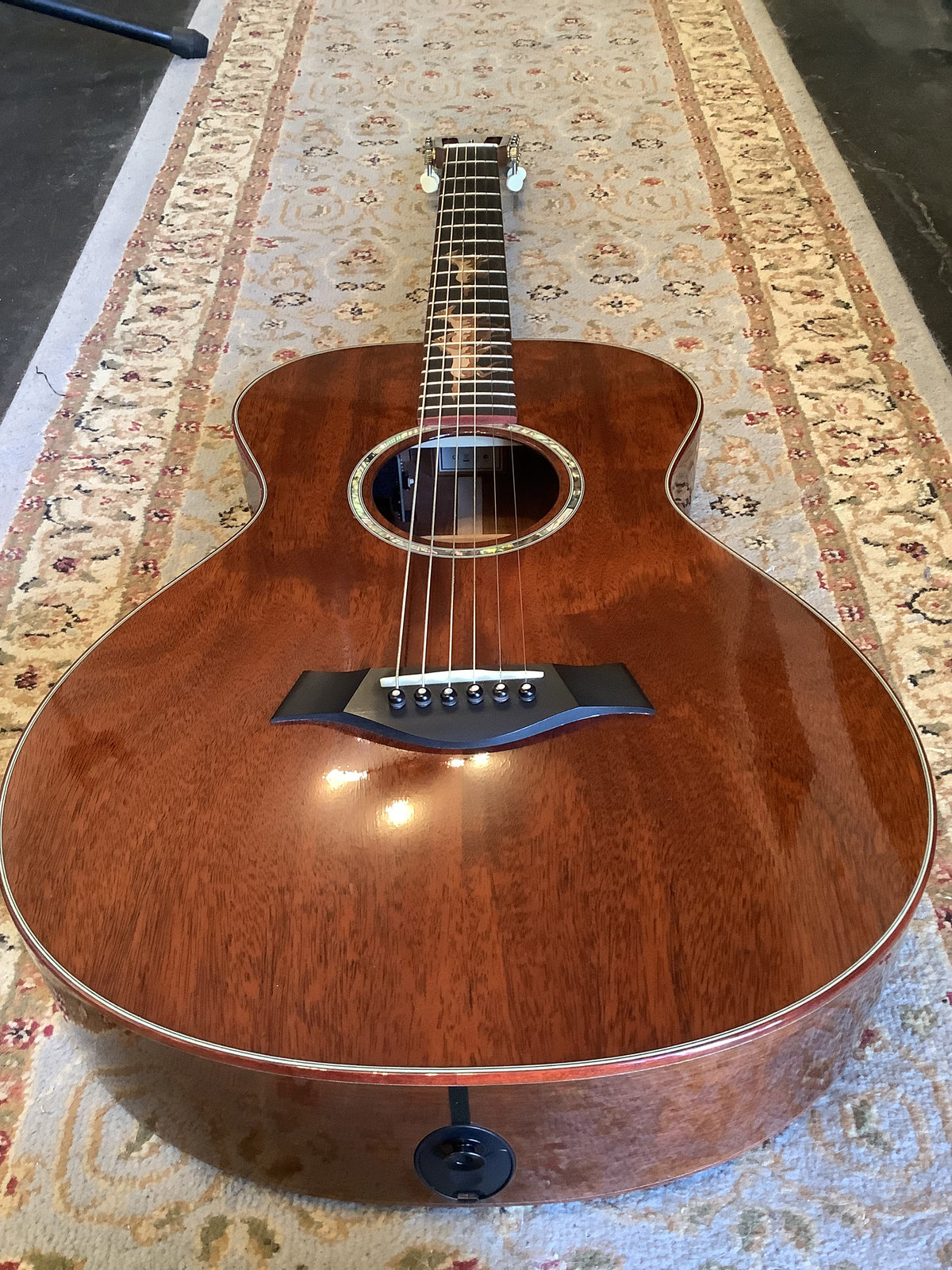 Taylor Custom Shop Grand Concert – Highly Figured Mahogany – Running Horses Inlay
