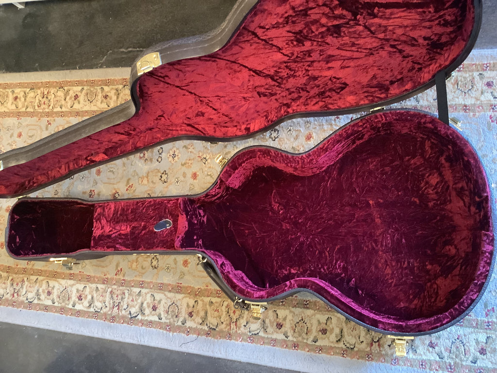 Taylor Custom Shop Grand Concert – Highly Figured Mahogany – Running Horses Inlay