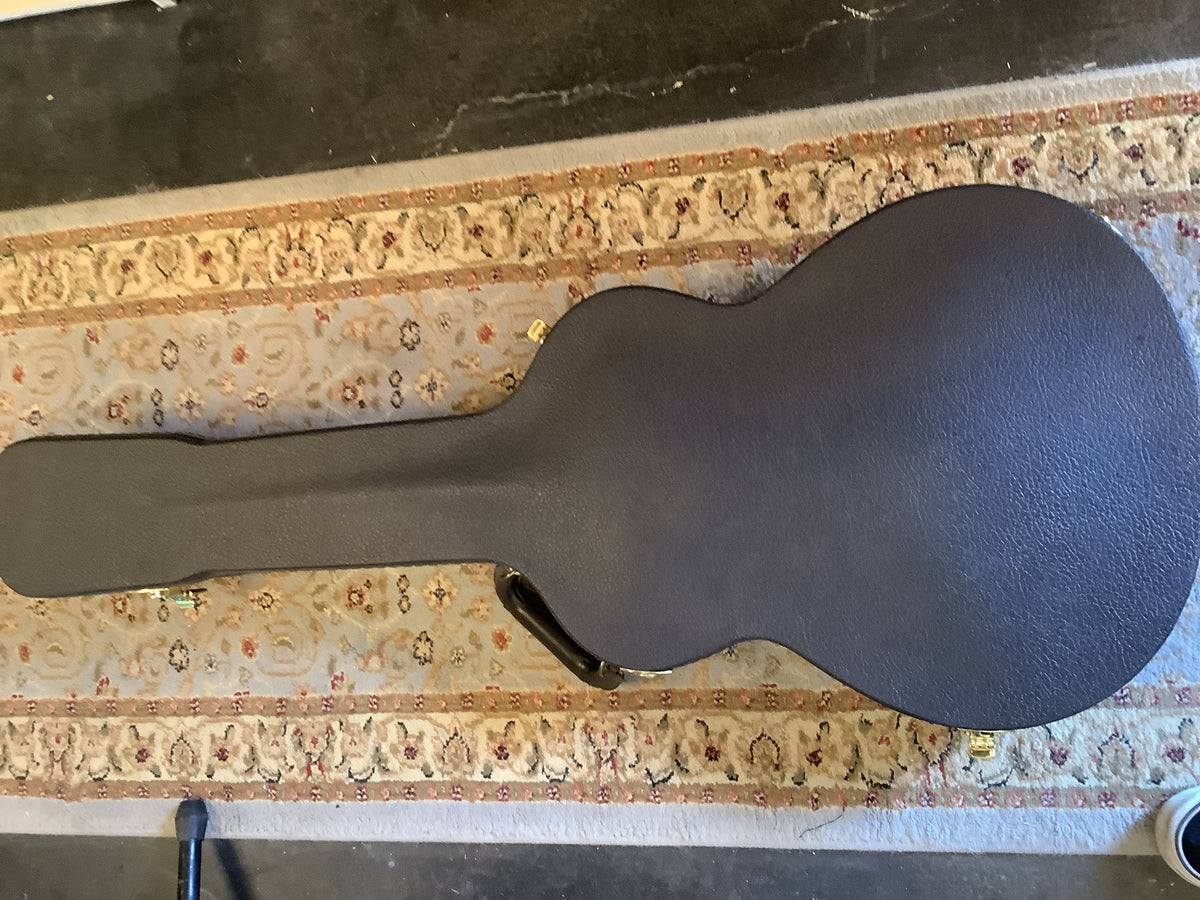 Taylor Custom Shop Grand Concert – Highly Figured Mahogany – Running Horses Inlay